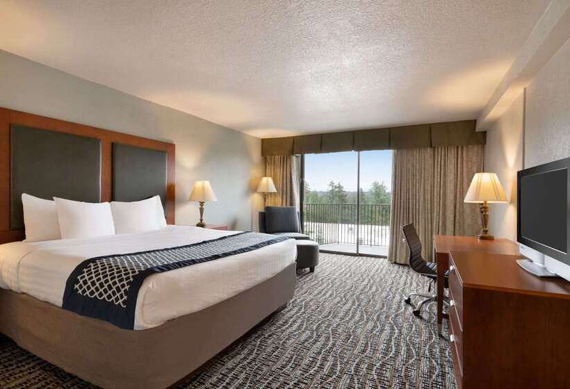 Отель Baymont By Wyndham Bremerton Wa