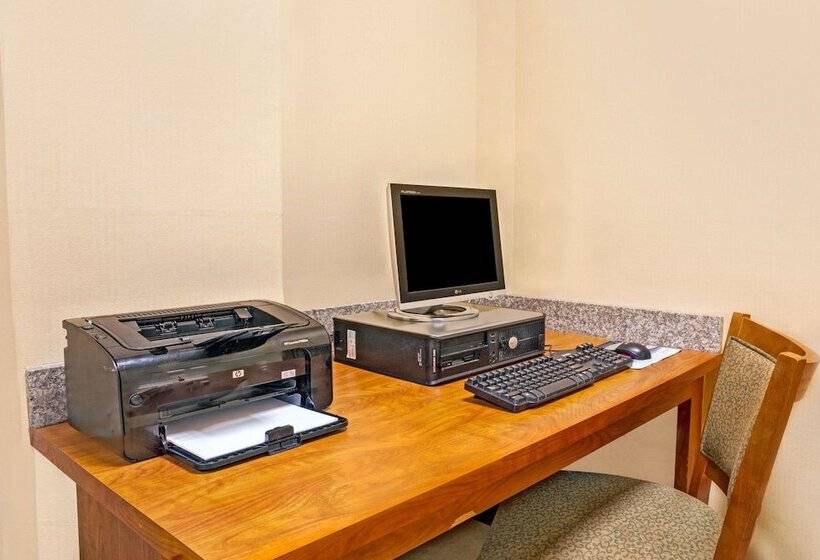 Отель Baymont By Wyndham Bremerton Wa