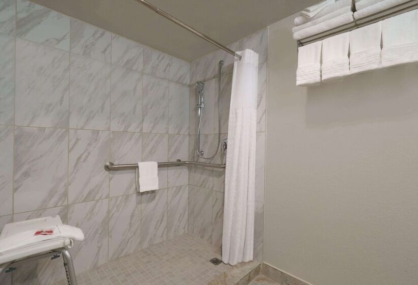 Отель Baymont By Wyndham Bremerton Wa