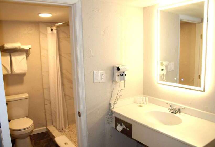 Отель Baymont By Wyndham Front Royal Near Shenandoah National Park