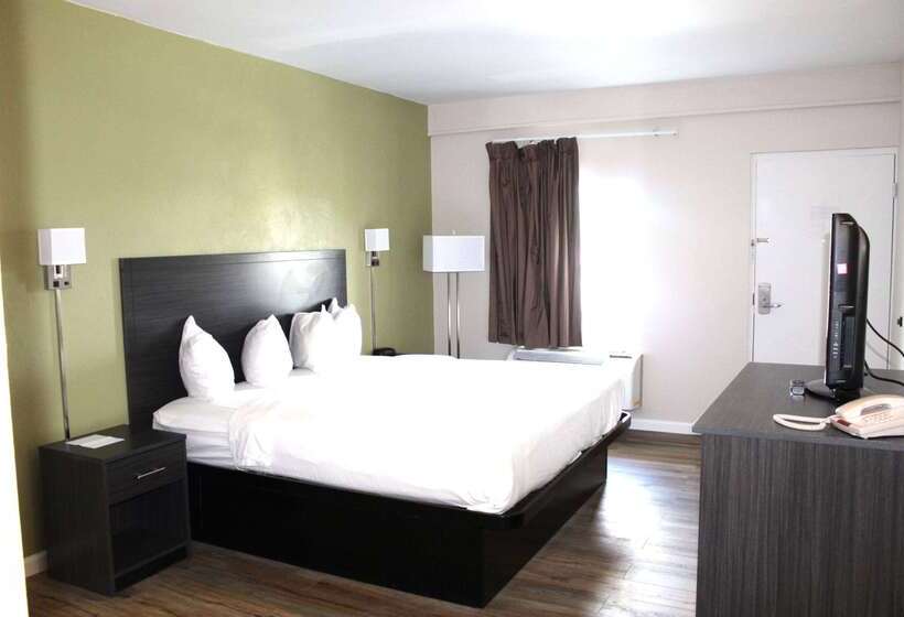 Отель Baymont By Wyndham Front Royal Near Shenandoah National Park