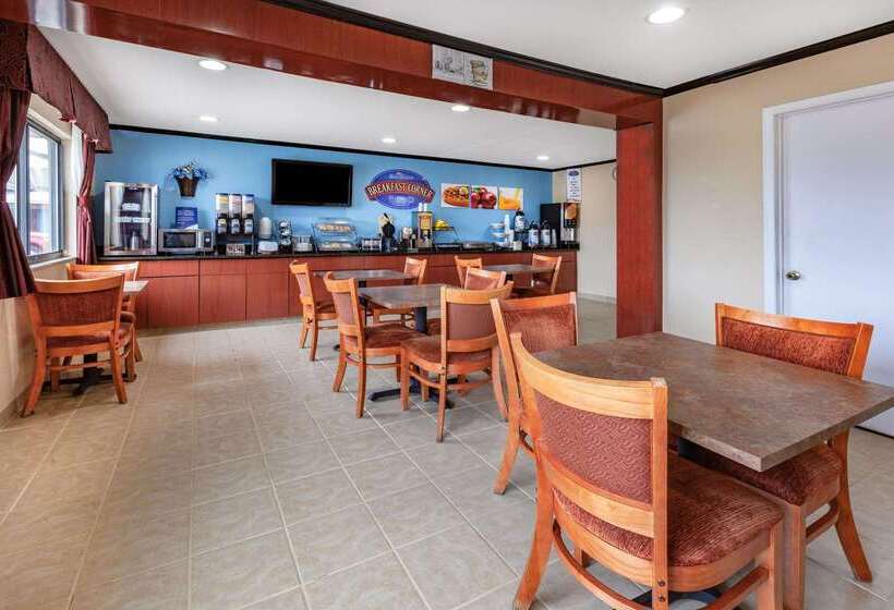 בית מלון כפרי Baymont By Wyndham Perrysburg Toledo