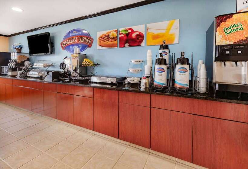 בית מלון כפרי Baymont By Wyndham Perrysburg Toledo