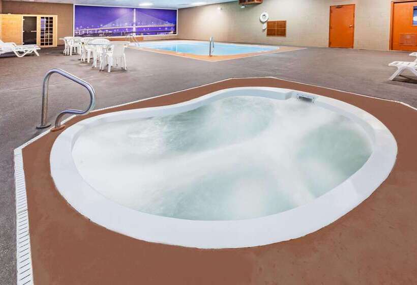 בית מלון כפרי Baymont By Wyndham Perrysburg Toledo