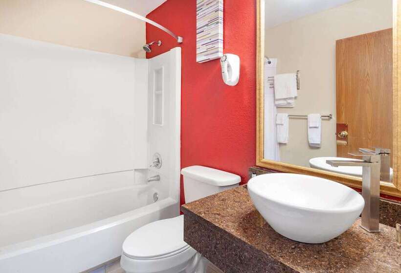 فندق Baymont By Wyndham Perrysburg Toledo