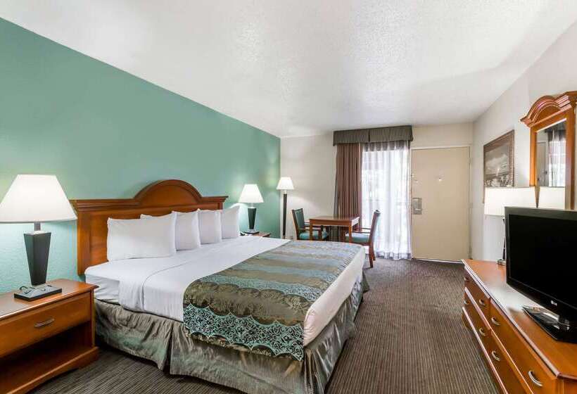 בית מלון כפרי Baymont By Wyndham Sarasota
