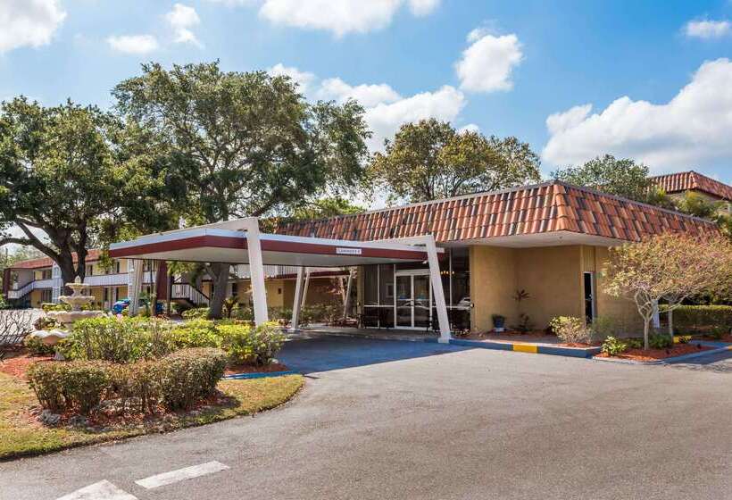 فندق Baymont By Wyndham Sarasota