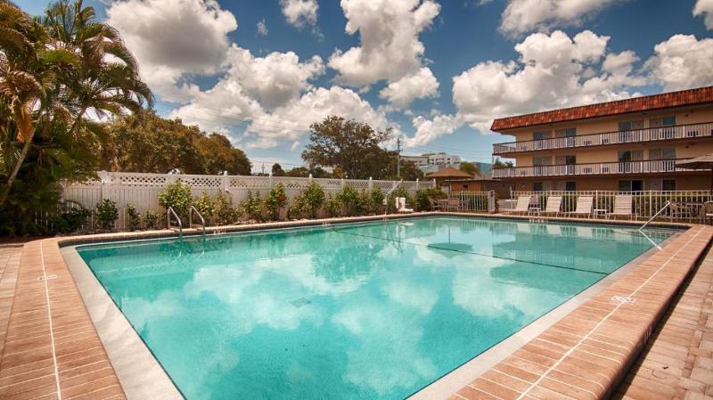 בית מלון כפרי Baymont By Wyndham Sarasota