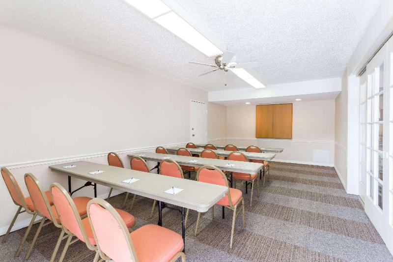 فندق Baymont By Wyndham Sarasota