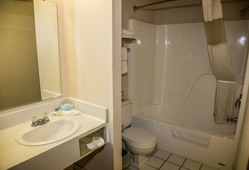 호텔 Baymont By Wyndham Fargo