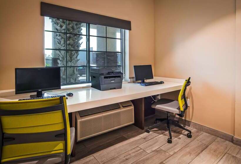 בית מלון כפרי Best Western Beachside Inn