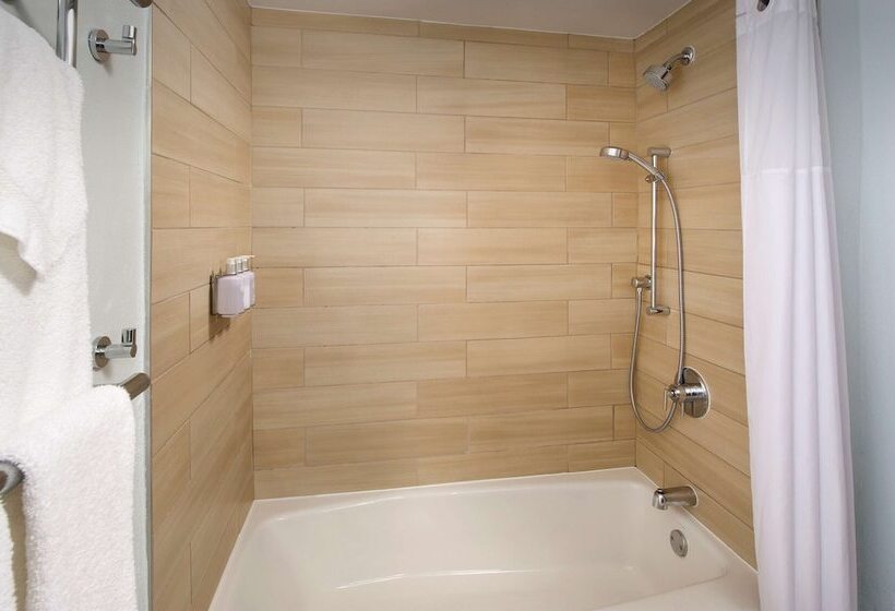 בית מלון כפרי Best Western Beachside Inn