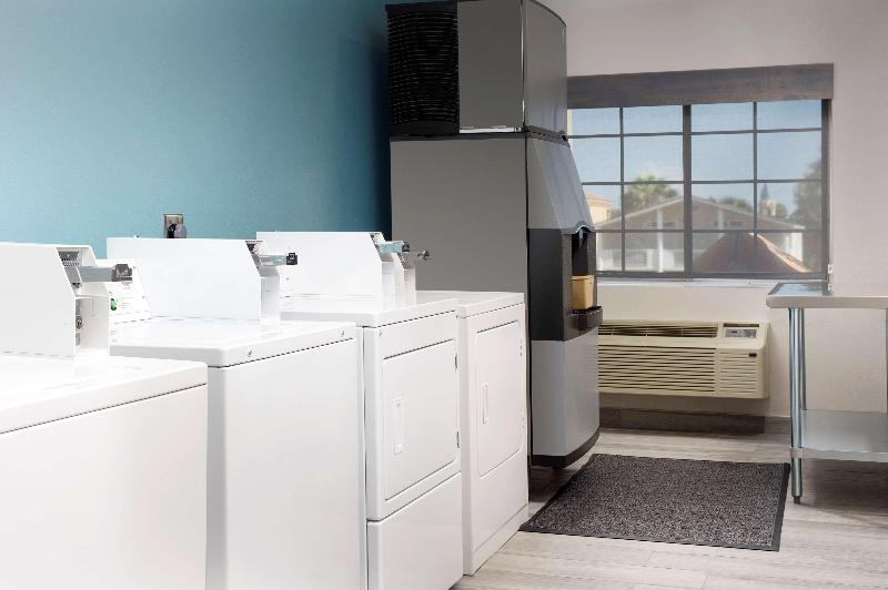 בית מלון כפרי Best Western Beachside Inn