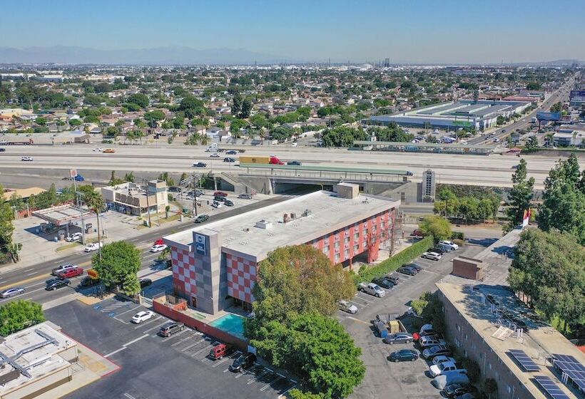 בית מלון כפרי Best Western Los Angeles Worldport
