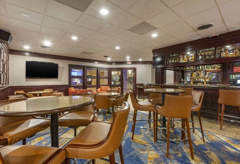 בית מלון כפרי Best Western Plus Butte Plaza Inn