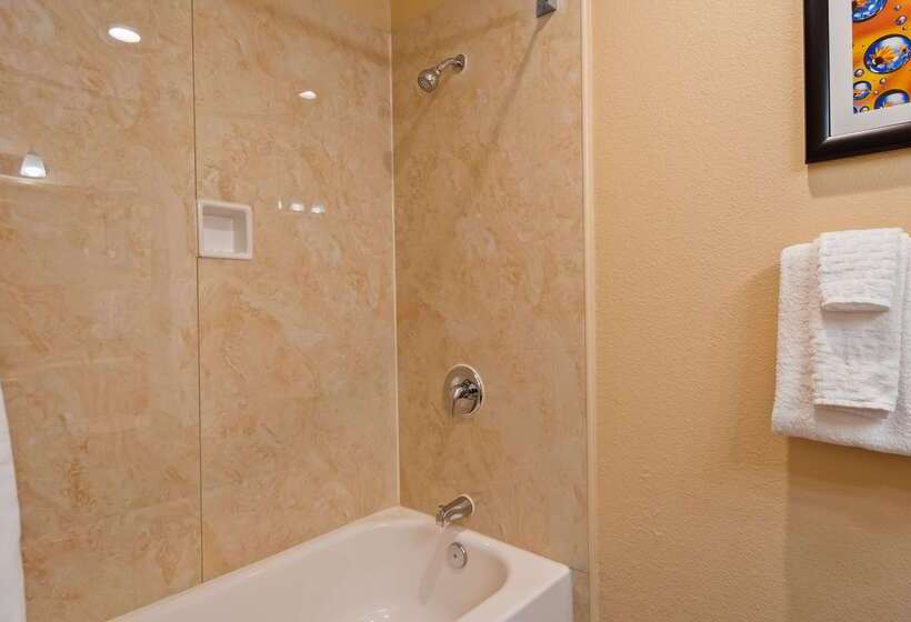 فندق Best Western Plus Heritage Inn