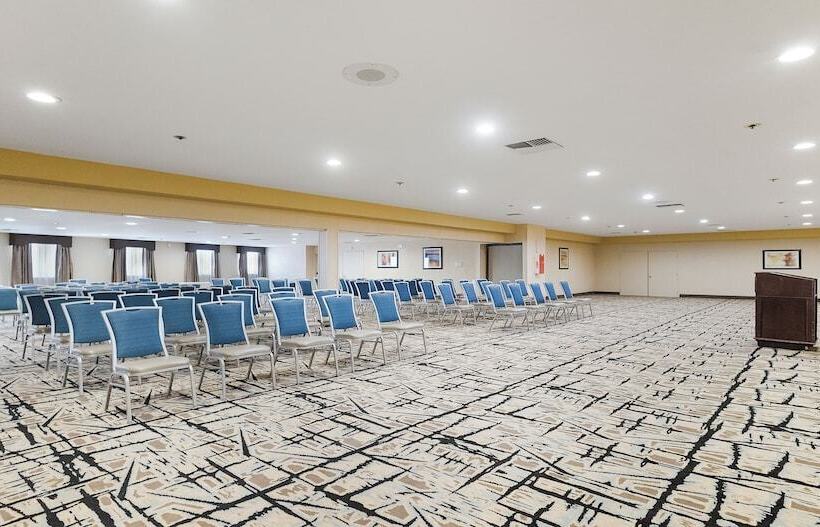 בית מלון כפרי Best Western Plus Heritage Inn