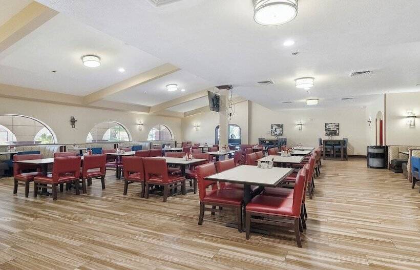 בית מלון כפרי Best Western Plus Heritage Inn