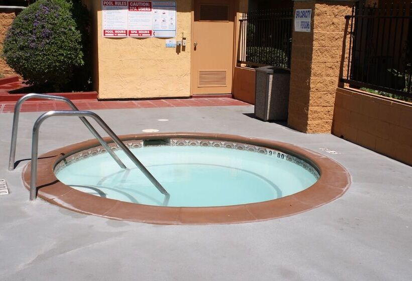 בית מלון כפרי Best Western Plus Heritage Inn