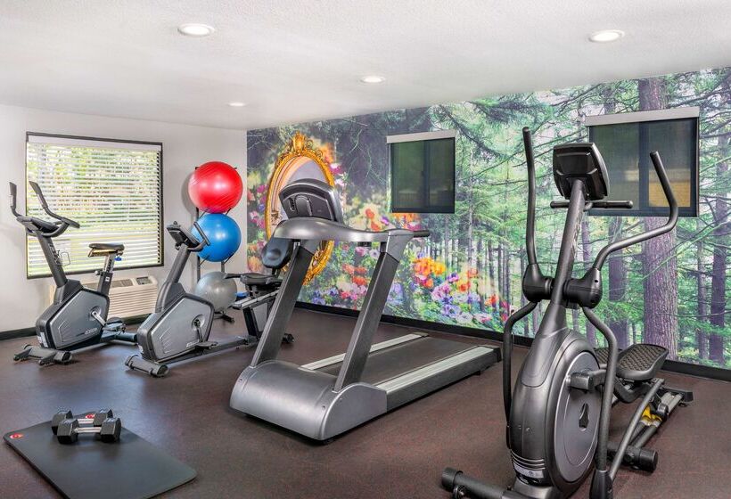 Отель Best Western Plus Raffles Inn & Suites