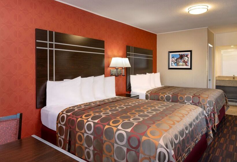 Отель Best Western Plus Raffles Inn & Suites