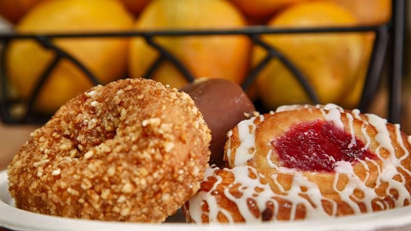 Отель Best Western Plus Raffles Inn & Suites