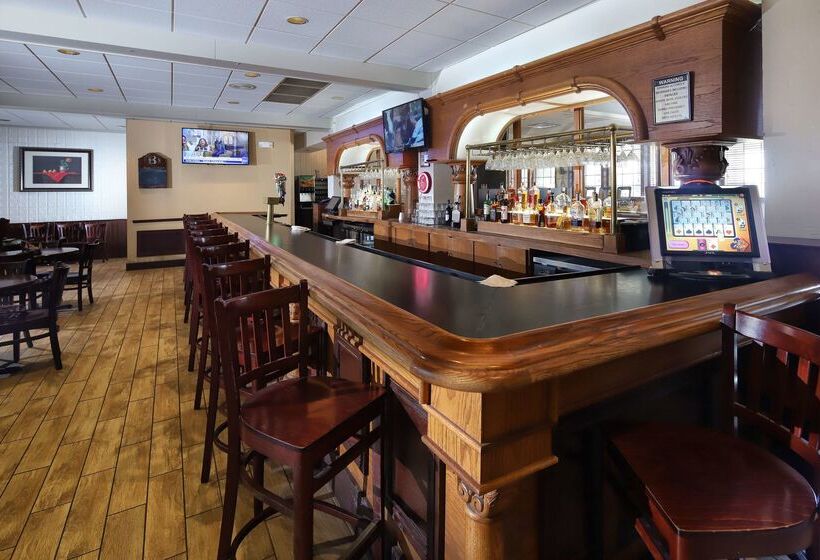 Wyndham Tucson Airport Hotel & Conference Center