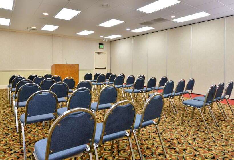 Wyndham Tucson Airport Hotel & Conference Center