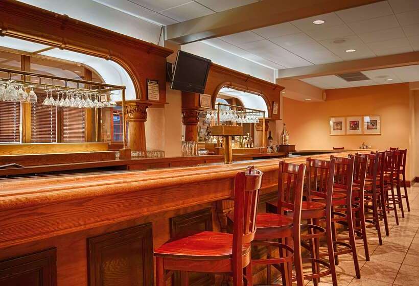 Wyndham Tucson Airport Hotel & Conference Center