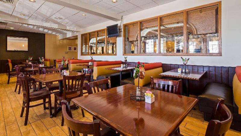 Wyndham Tucson Airport Hotel & Conference Center