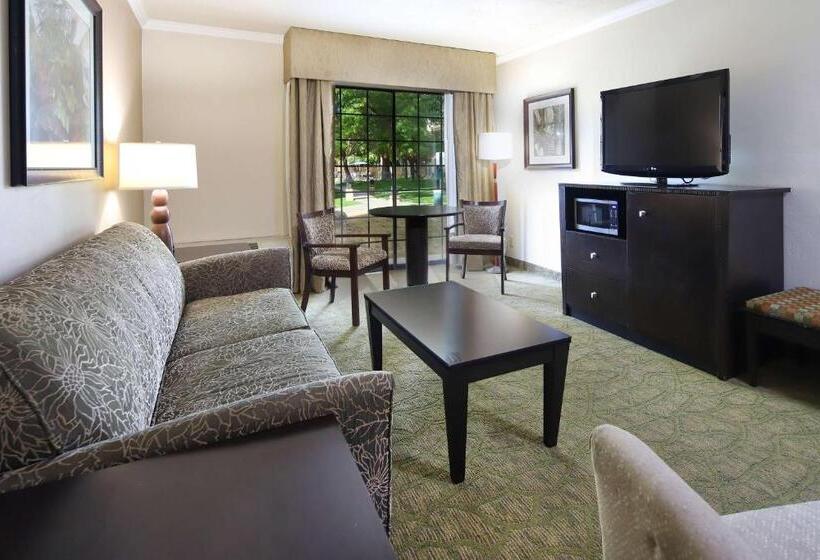 Wyndham Tucson Airport Hotel & Conference Center