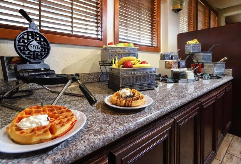 Wyndham Tucson Airport Hotel & Conference Center