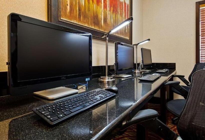 Wyndham Tucson Airport Hotel & Conference Center