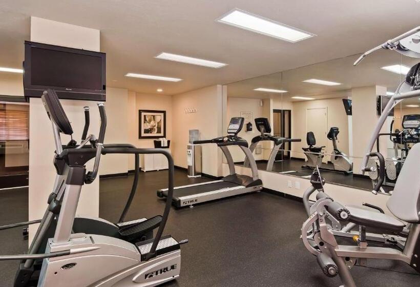 Wyndham Tucson Airport Hotel & Conference Center