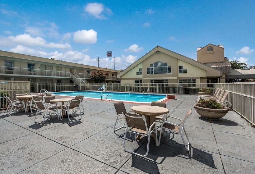 酒店 Best Western University Inn