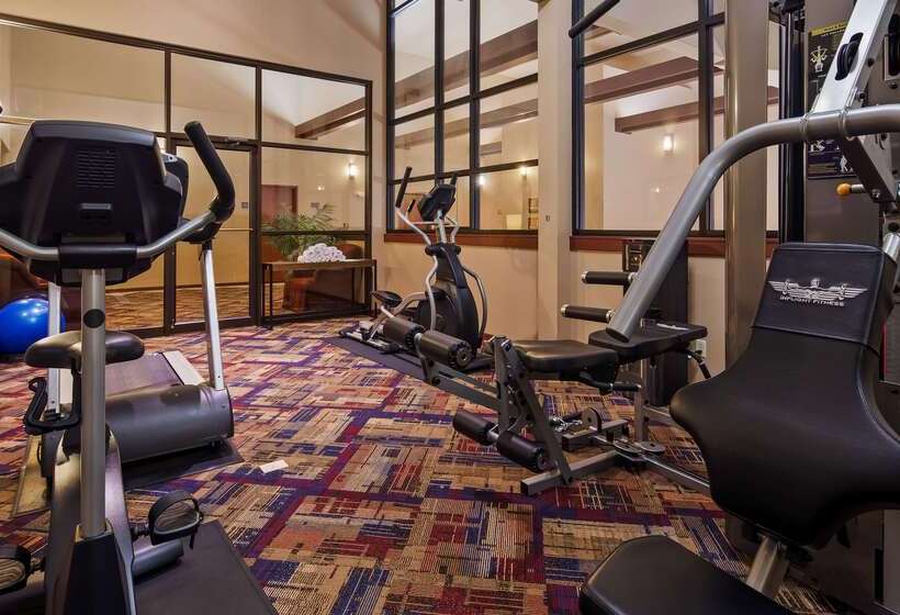 호텔 Best Western West Towne Suites