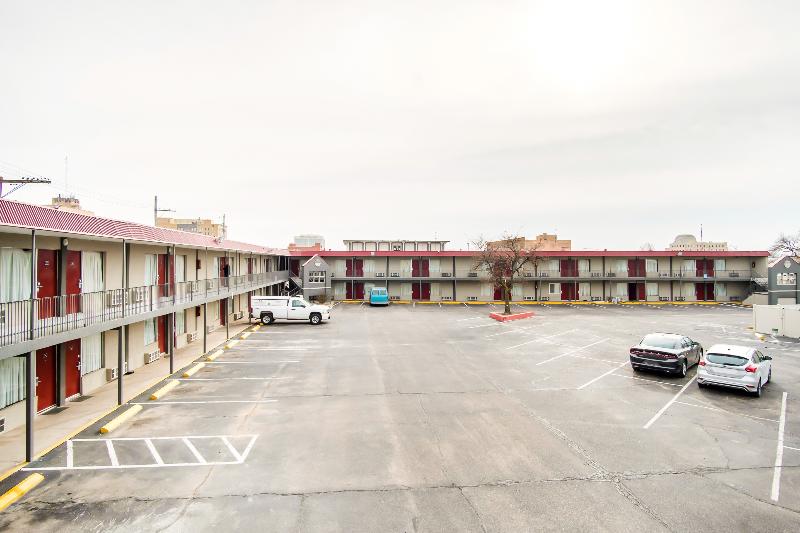 OYO Hotel Hutchinson KS West 4th Ave