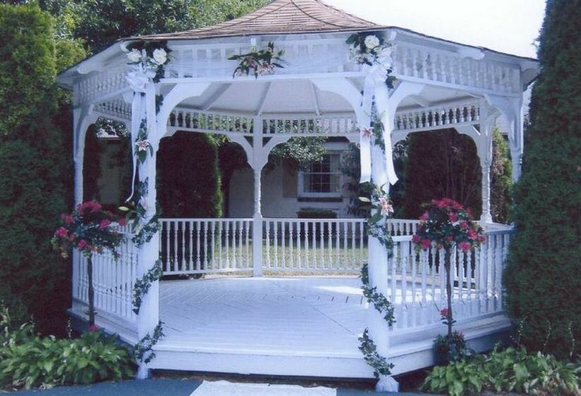 Hotel Carlisle & Embers Convention Center