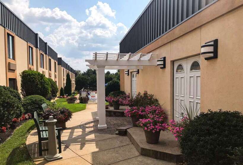 Clarion Hotel & Conference Center