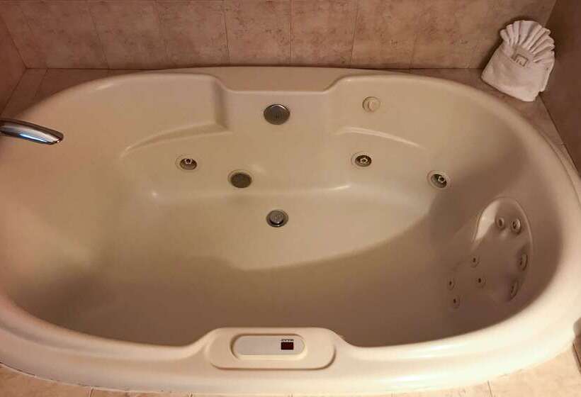 Clarion Hotel & Conference Center