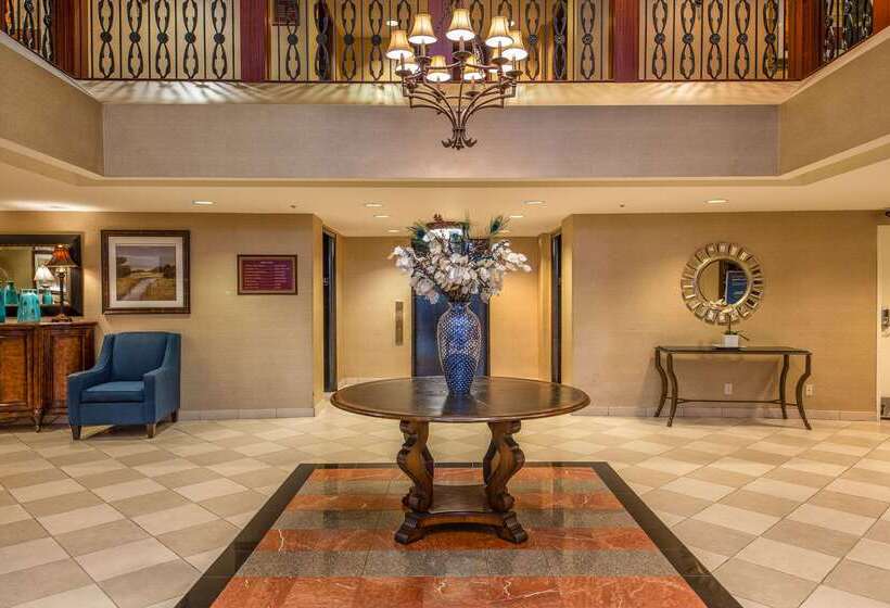 Clarion Collection Hotel Arlington Court Suites