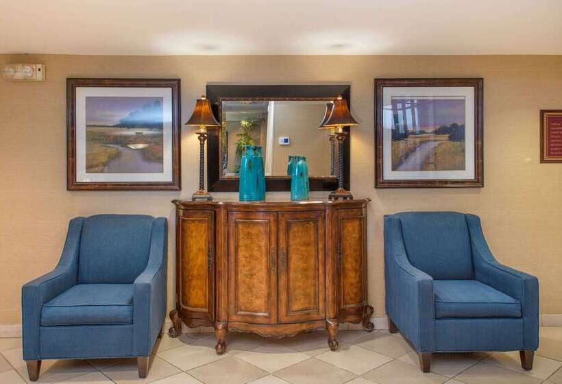 Clarion Collection Hotel Arlington Court Suites