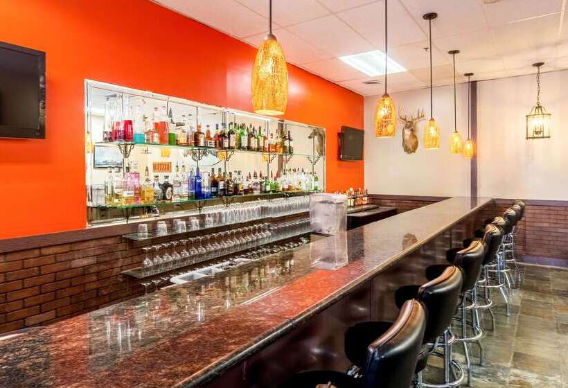 هتل Clarion Inn Near Mcallen Airport