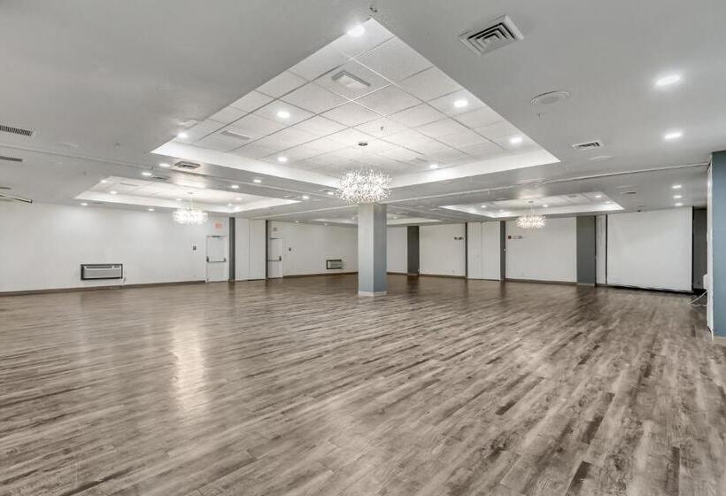 בית מלון כפרי Clarion Inn Salt Lake City Airport