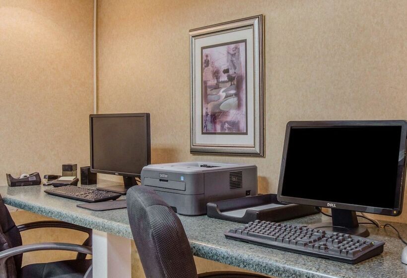 בית מלון כפרי Clarion Suites Augusta