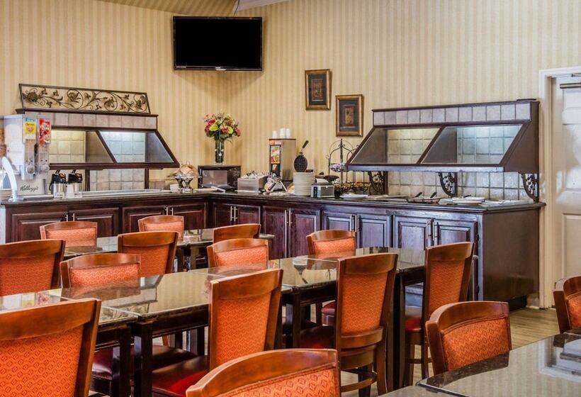 בית מלון כפרי Clarion Suites Augusta