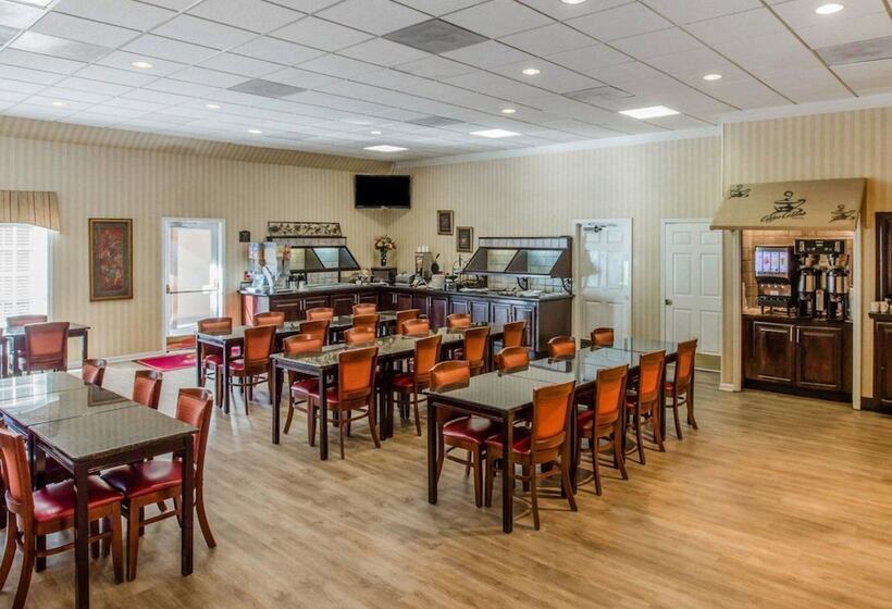 בית מלון כפרי Clarion Suites Augusta