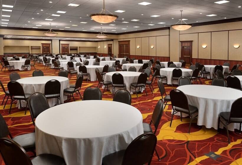 בית מלון כפרי Columbus Airport Marriott