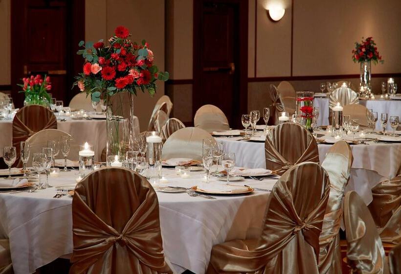 בית מלון כפרי Columbus Airport Marriott