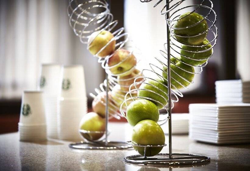 בית מלון כפרי Columbus Airport Marriott